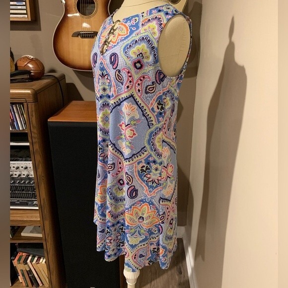 Ivy Lane petite medium dress with silver hardware. Predominantly blue pattern - Picture 2 of 5